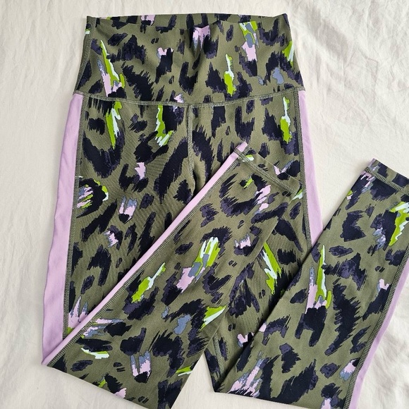 Aerie Leopard Lavander Leggings - Picture 2 of 8